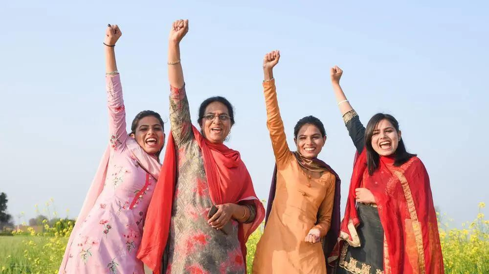 Jasbeer and her daughters. ©UNFPA/Arvind Jodha