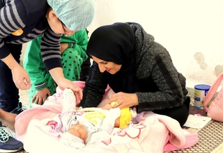 ولدت الطفلة "هدى" في مدينة اللاذقية، بسوريا، قبل حدوث الزلزال بيوم واحد. قالت والدتها 'نهى' لصندوق الأمم المتحدة للسكان: "لقد ان