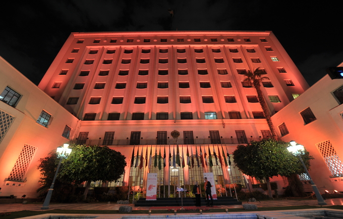إضاءة جامعة الدول العربية باللون البرتقالي