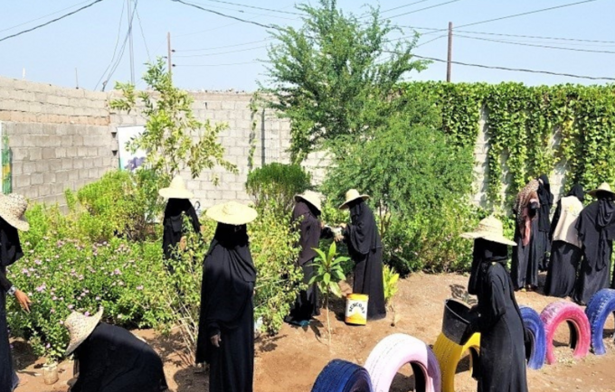 Hiam & other women learning sustainable farming offered as part of livelihood skills training at the safe space.©UNFPA Yemen/YWU