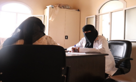 Kholoud receiving psychological support at a UNFPA-supported specialized mental health centre in Ibb, Yemen ©UNFPA Yemen 