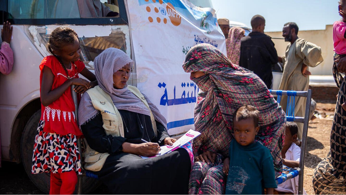 UNFPA and partners provide health and protection services to people displaced by violence in Gedaref State, Sudan. © UNFPA Sudan