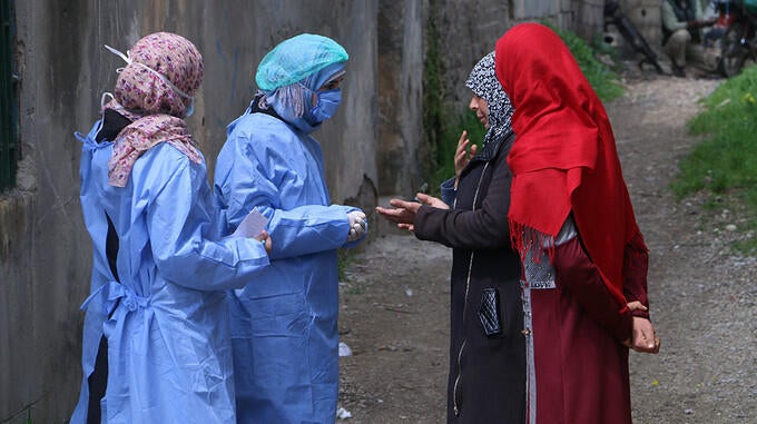 Outreach workers in Syria are worried about the vulnerability of women and girls under curfew. © UNFPA Syria