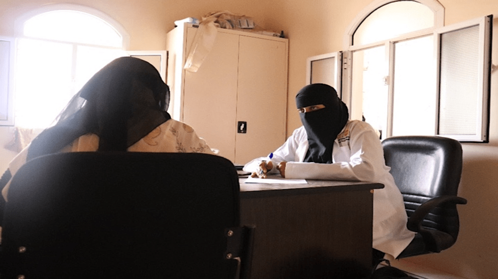 Kholoud receiving psychological support at a UNFPA-supported specialized mental health centre in Ibb, Yemen ©UNFPA Yemen 